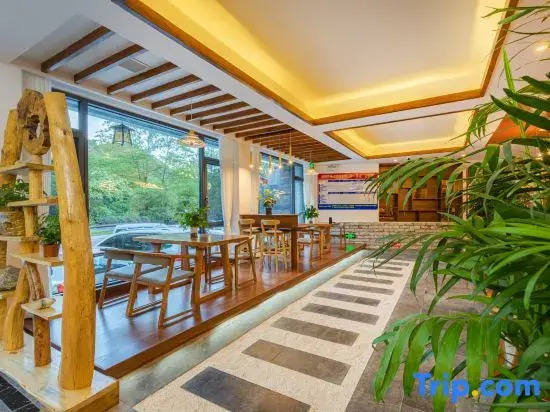 Fan Retreat · Riverside View Boutique Inn