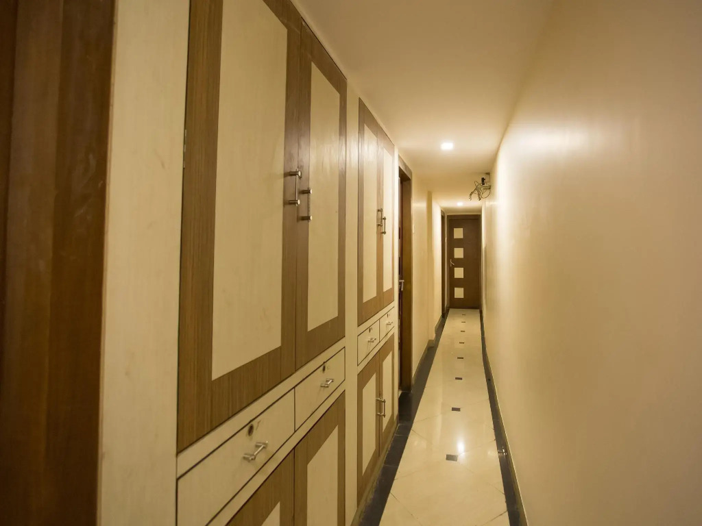 OYO 7154 Hotel Highland Residency
