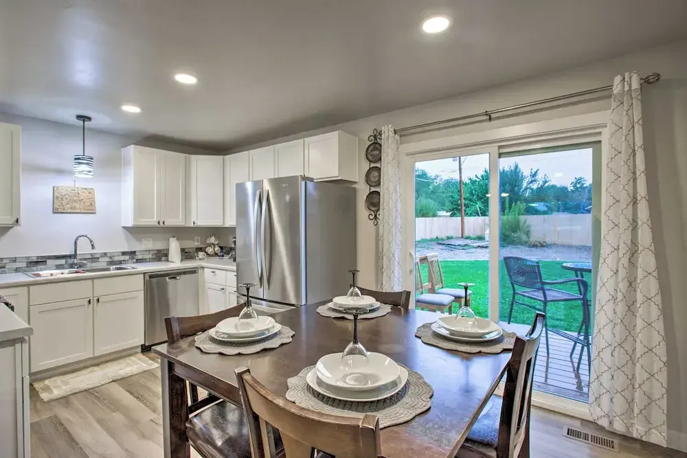 1 Mi to Winery: Clifton Escape w/ Grill & Yard!