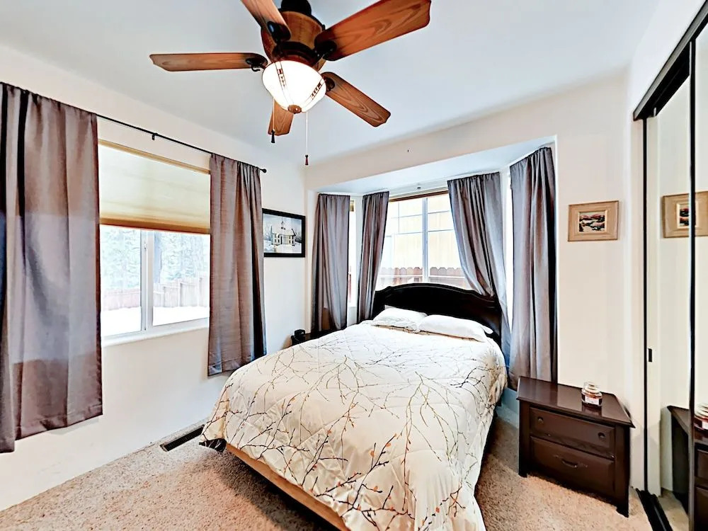Beautiful Newer - 4 Br Home