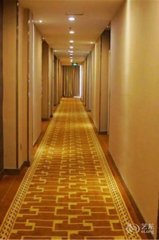 Super 8 Hotel