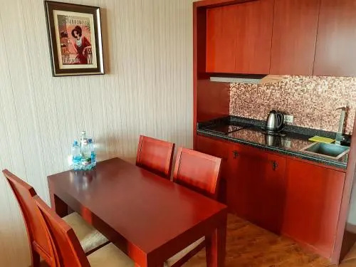 Luxury Dreamland Oasis Apartments