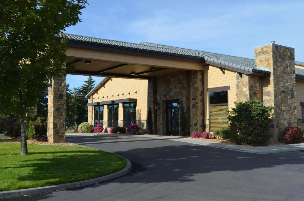 Rory & Ryan Inn