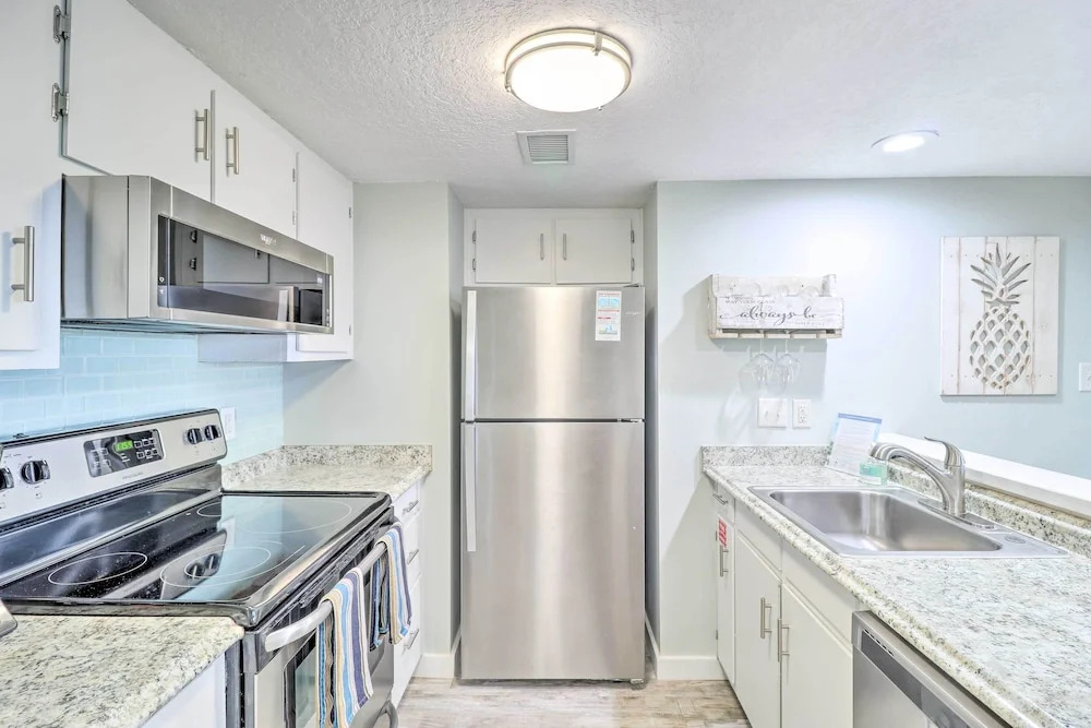 Fernandina Beach Condo w/ Pool & Beach Access!