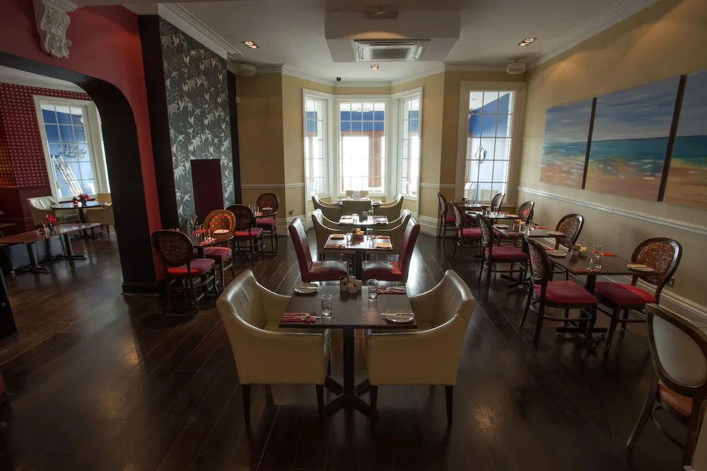Port Hotel