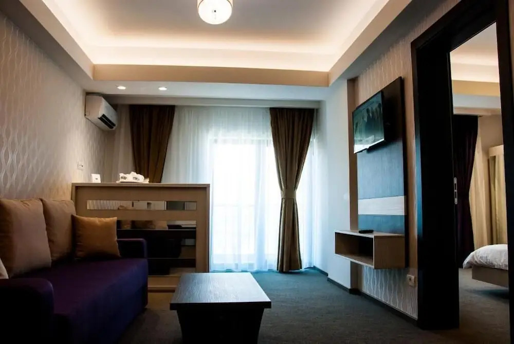 Milano Blue Mamaia