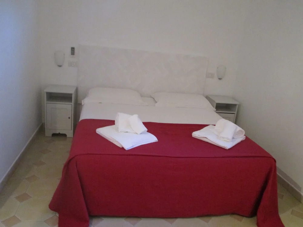 Sunshine Hotel