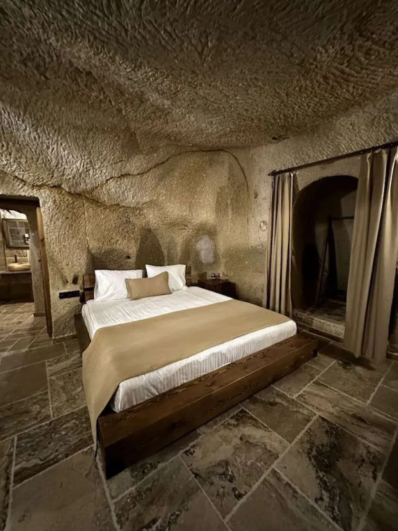 Noahs Ark Cave Hotel