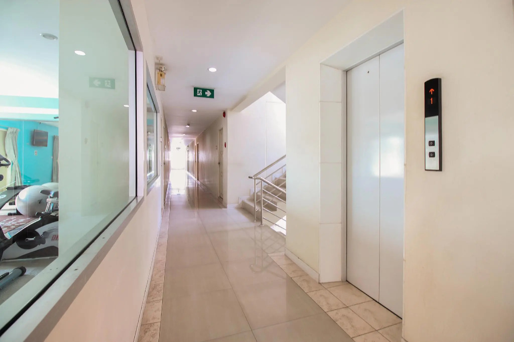 OYO 274 Meesook Residence