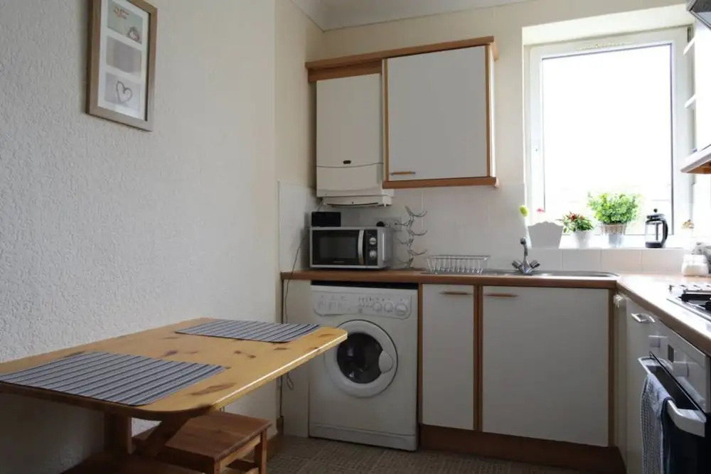1 Bedroom Flat 15 Minutes From City Centre