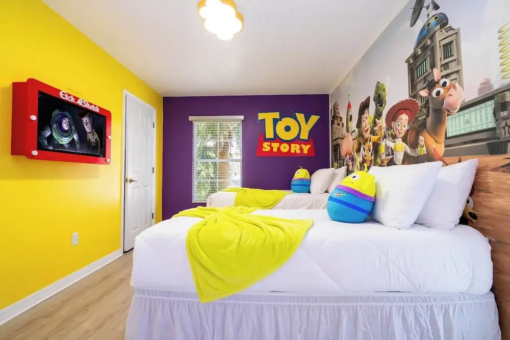 Modern Townhouse Near Disney W/ Private Pool 8523