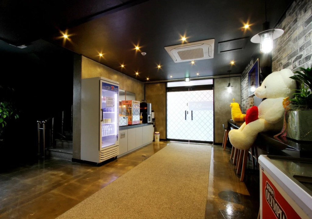 Page Hotel