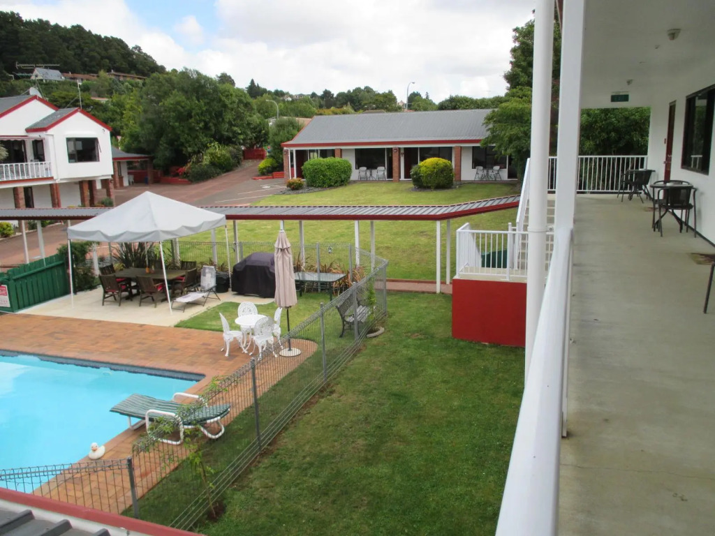 Bks Counties Motor Lodge