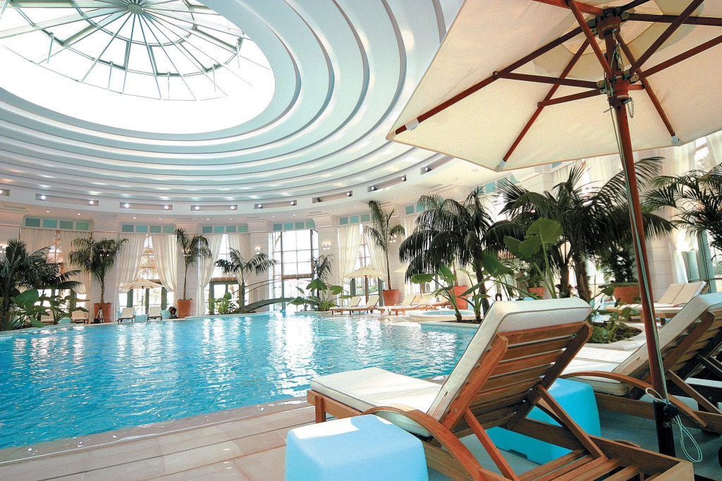 Monte-Carlo Bay Hotel & Resort