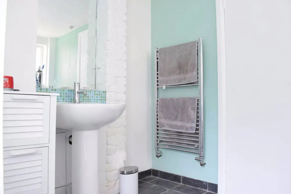 Lovely 2 Bed Apartment with Garden
