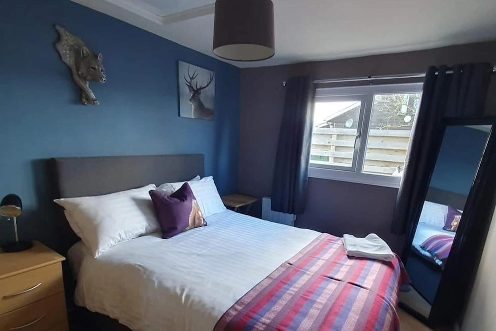 2bed Chalet Sleeps 5 - Dogs Free, Parking, Seaview