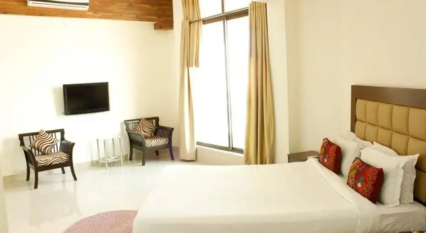 Laurent & Benon Luxury Service Apartment - Khar (West)