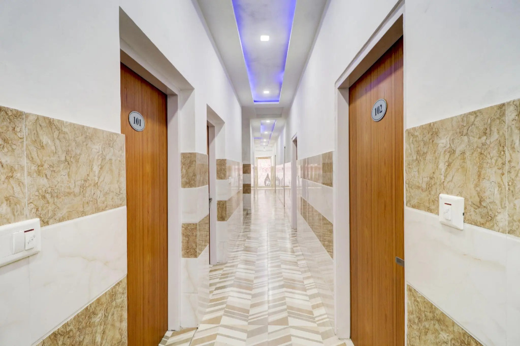 OYO 77271 Hotel Riverview
