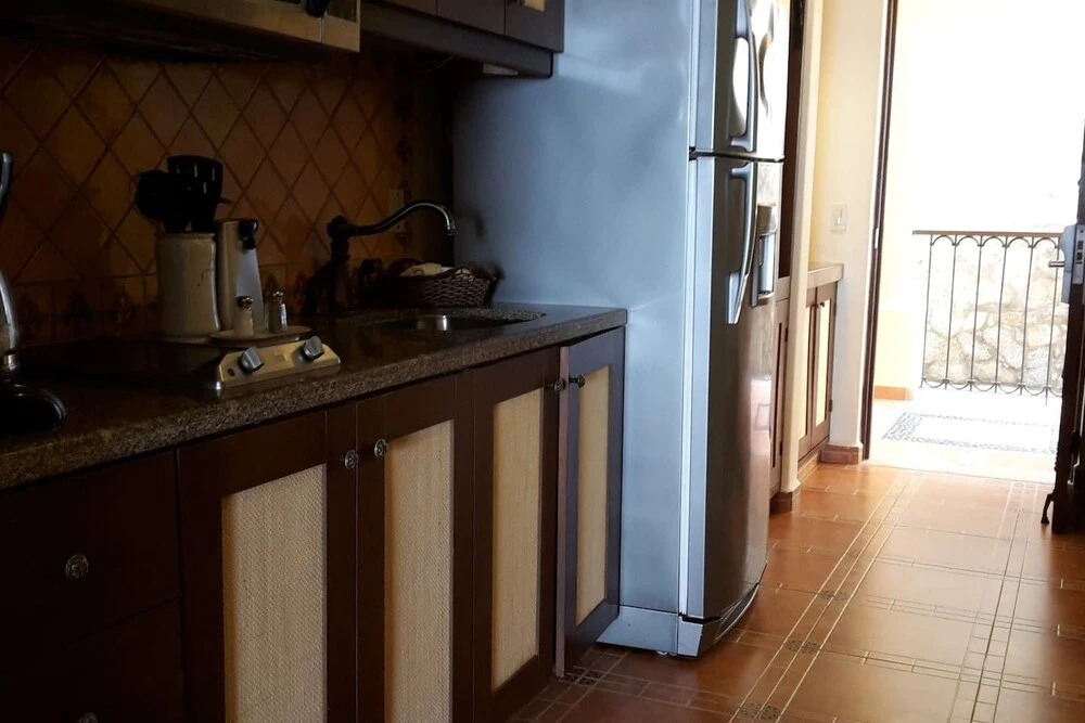 Great Location 1BR Studio wtih Pool & Marina view