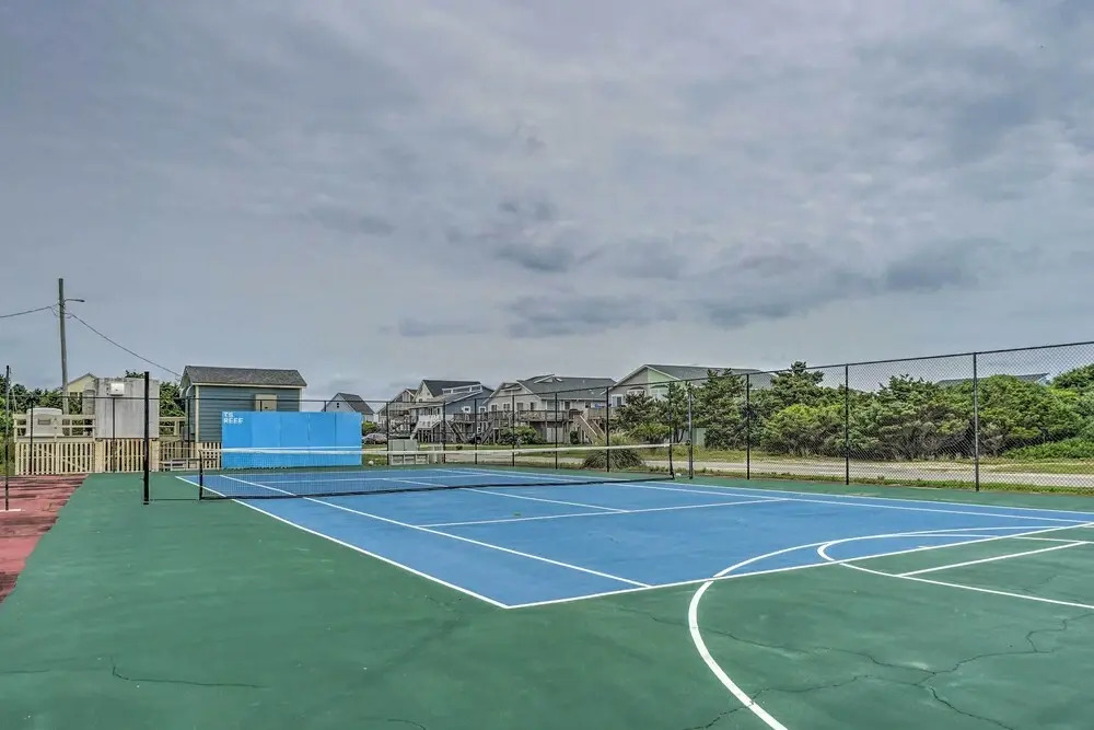 Ocean-view Condo: Steps to North Topsail Beach!
