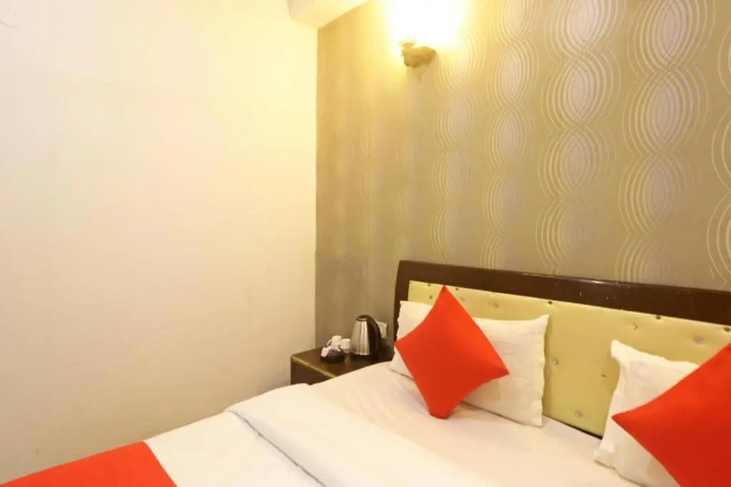 Transit Stay Near IGI Airport
