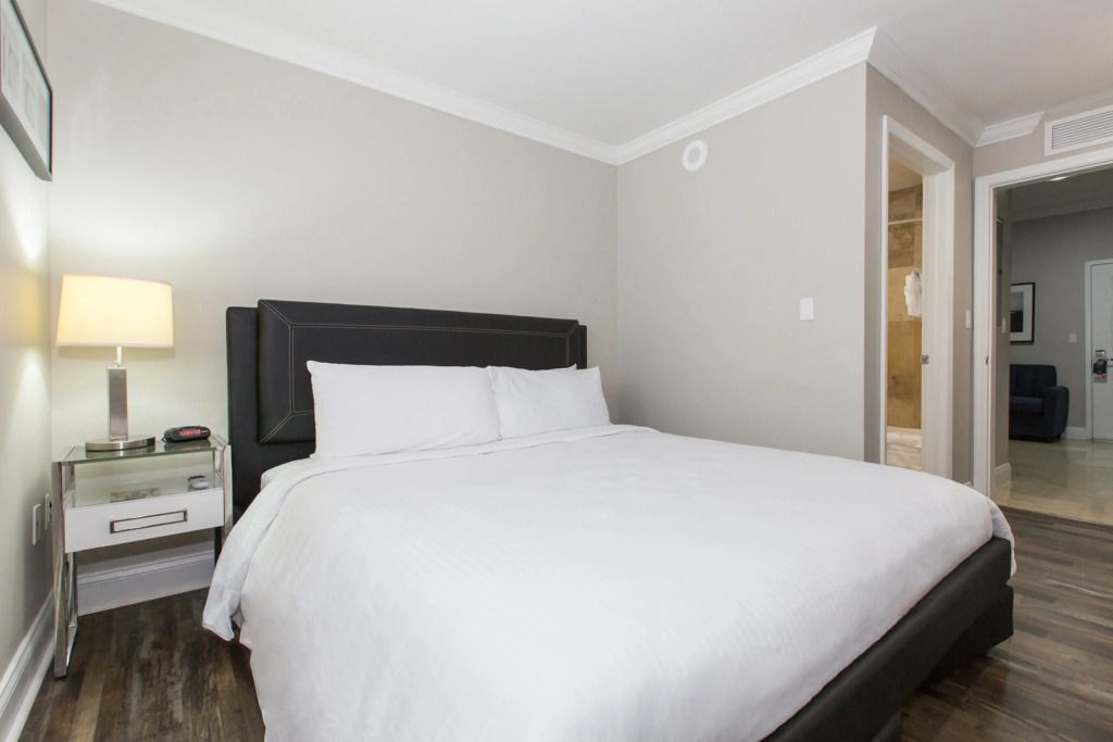 Nuvo Suites Hotel - Miami Doral