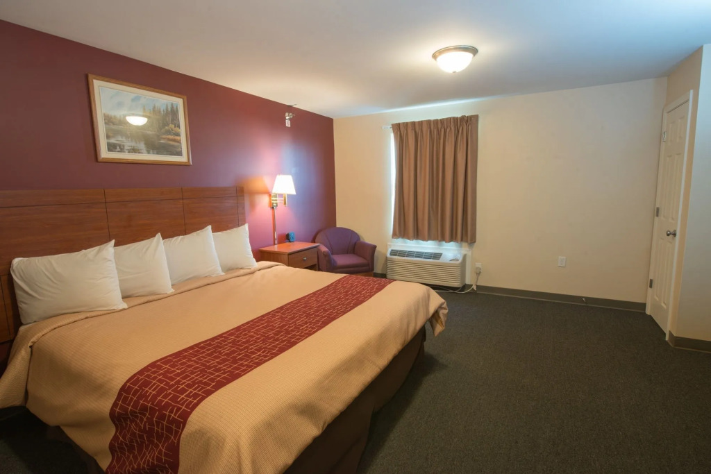 Red Roof Inn & Suites Dickinson