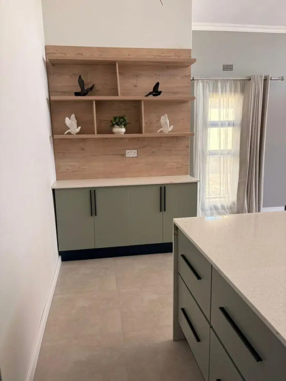 One Bedroom Modern Apartment in Fomona - 2386