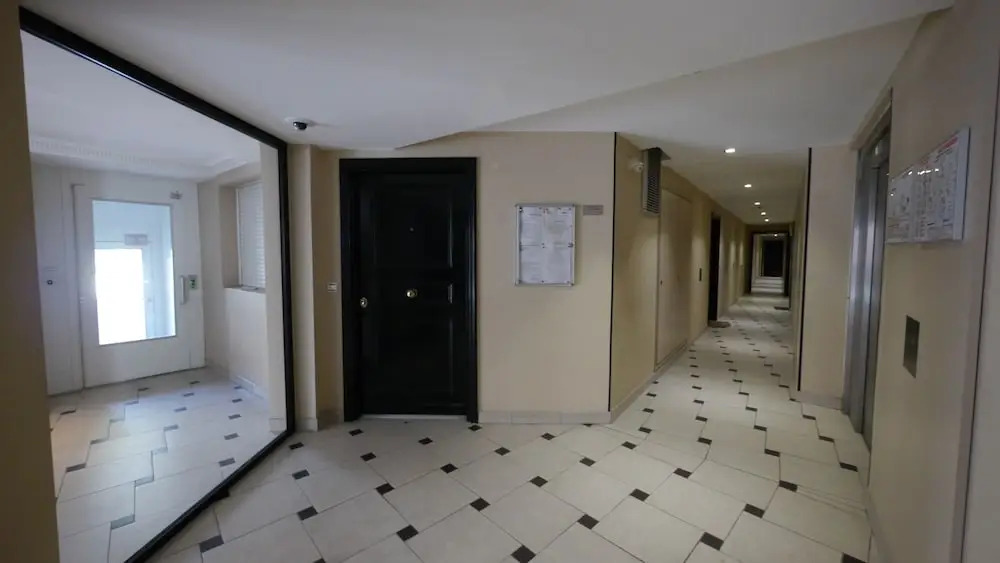 T2 3 étoiles 150 m Gare 5 min Palais