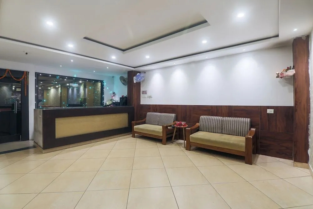 OYO 23403 Hotel Rashmi