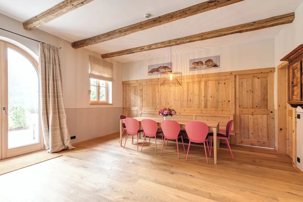 Chalet Silver Fox