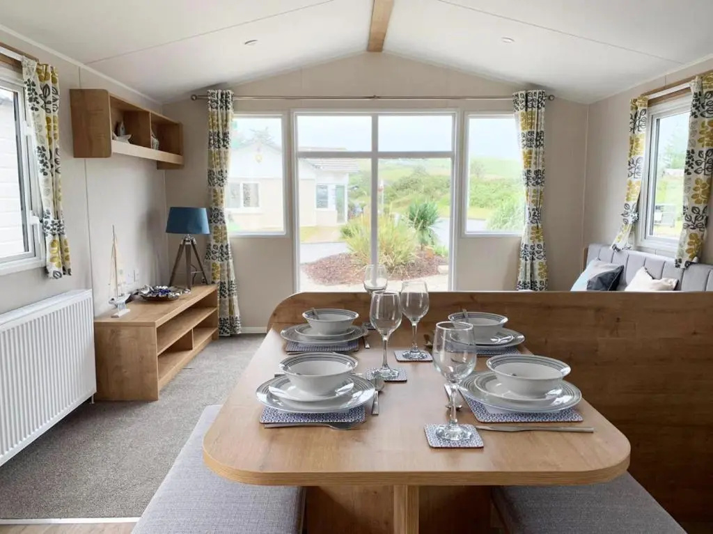 Chalet Casablanca, 80m2 met veel comfort op fantastisch 5-sterren vakantiepark met zwembaden