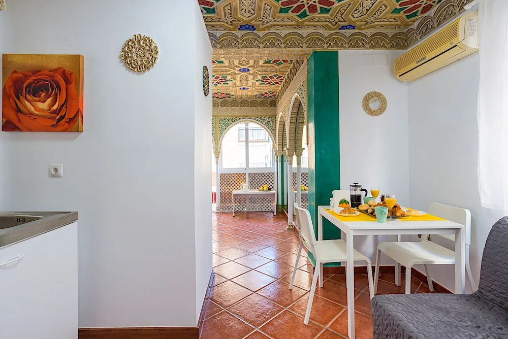 Casablanca Studio Citycenter - Adults Only