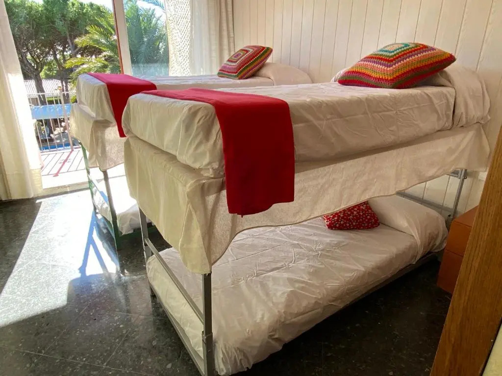 Villa Sitges El Ranch Amaizing Outdoor Areas Beaches at 5 minutes walk Sitges at 15 min drive AC Pool Jacuzzi & Garden XXL