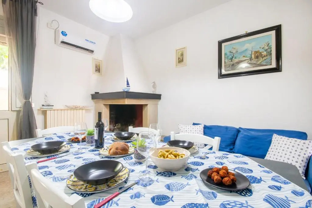 Air-conditioned Villa 300 Meters From Porto Cesareo Beach With Parking