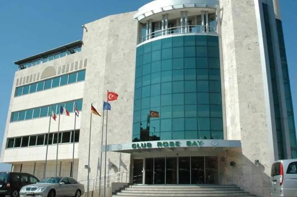 Club Rose Bay Hotel
