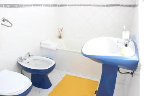 Rich & Poor Hostel Albufeira