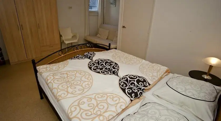 Holiday House Hurpeschzegel