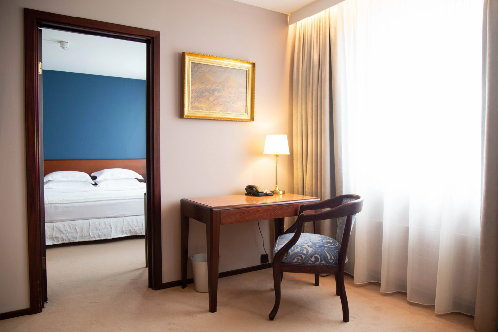Отель Holt - The Art Hotel