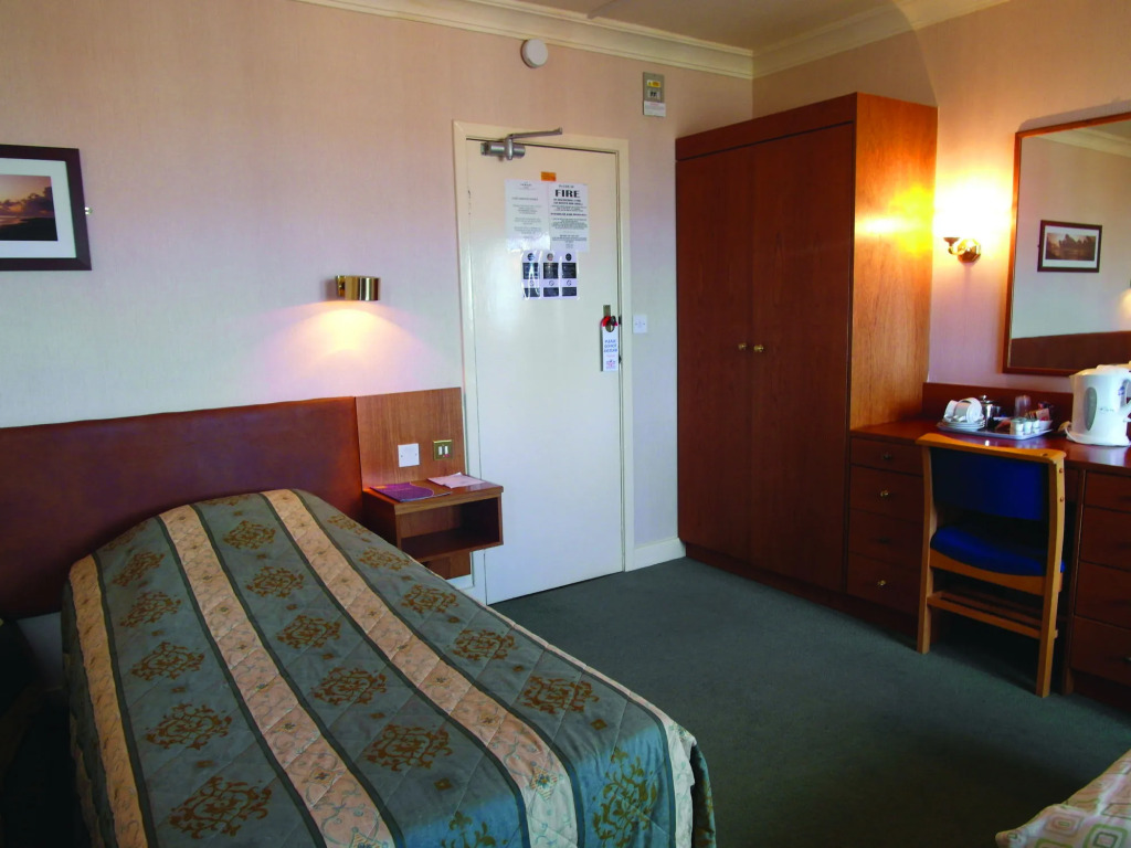 County Hotel