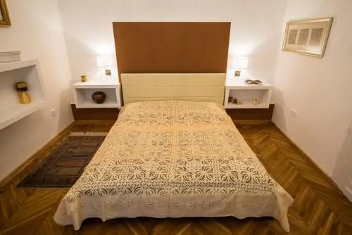 Gold Pearl Apartment 2 rooms at St Stephen s Basilica