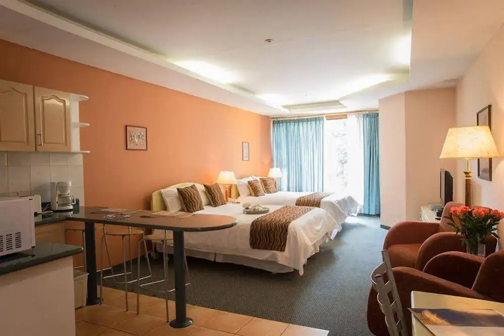 Melrose Plaza Suites