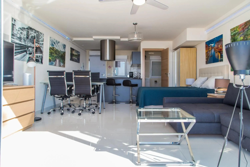 First Line P. Banus Sleeps 4