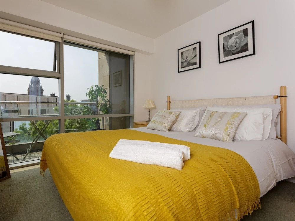 Live in Leeds Millenium Square Apartment