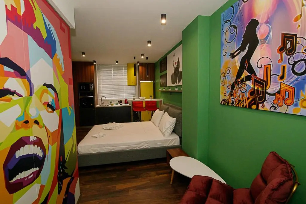Facadoro Apartments