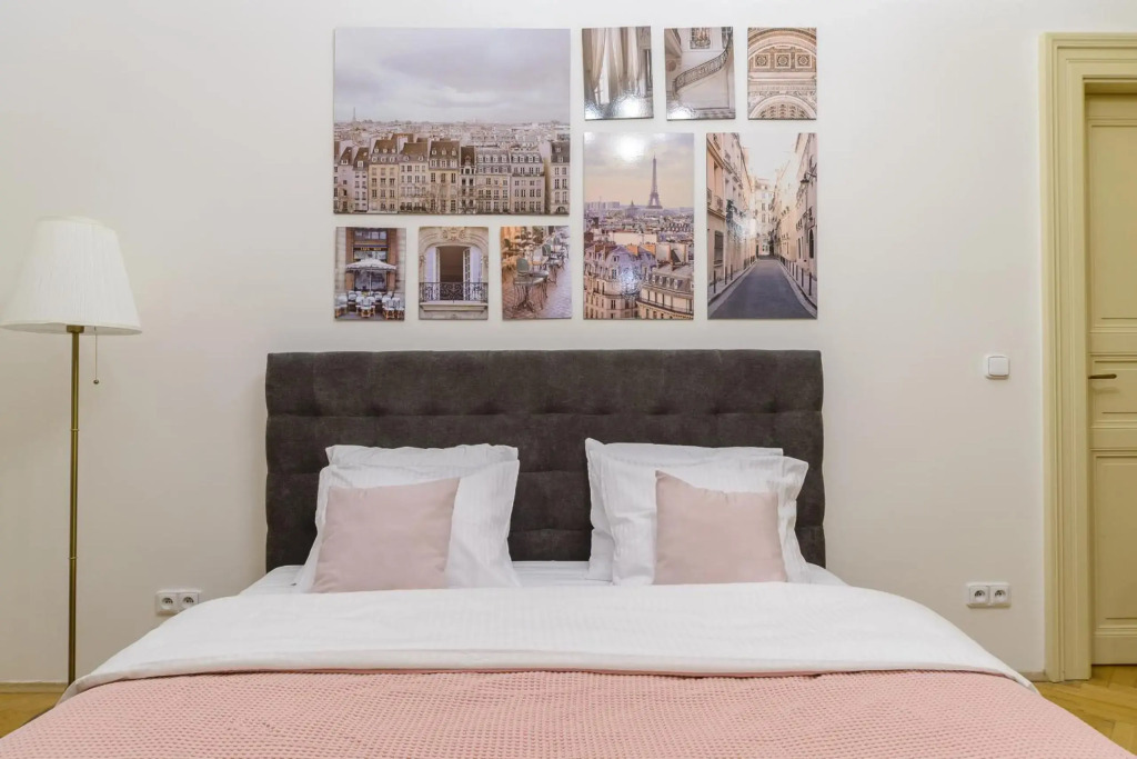 Spacious 3-room Apartment I Center I Palladium Mall