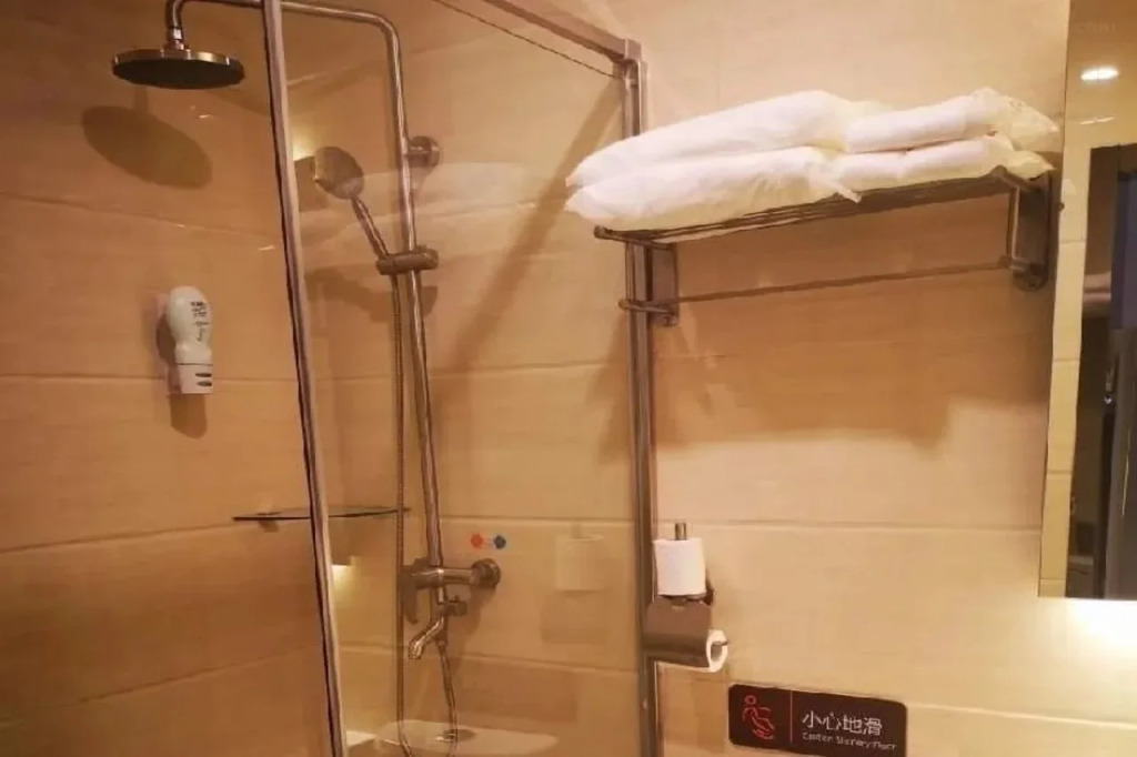 7-day Youpin Hotel (Beijing langxinzhuang metro station store)