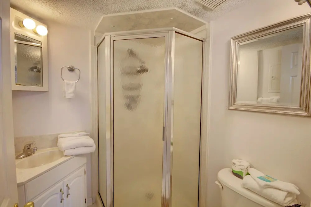 562 El Matador 2 Bedroom Condo by RedAwning