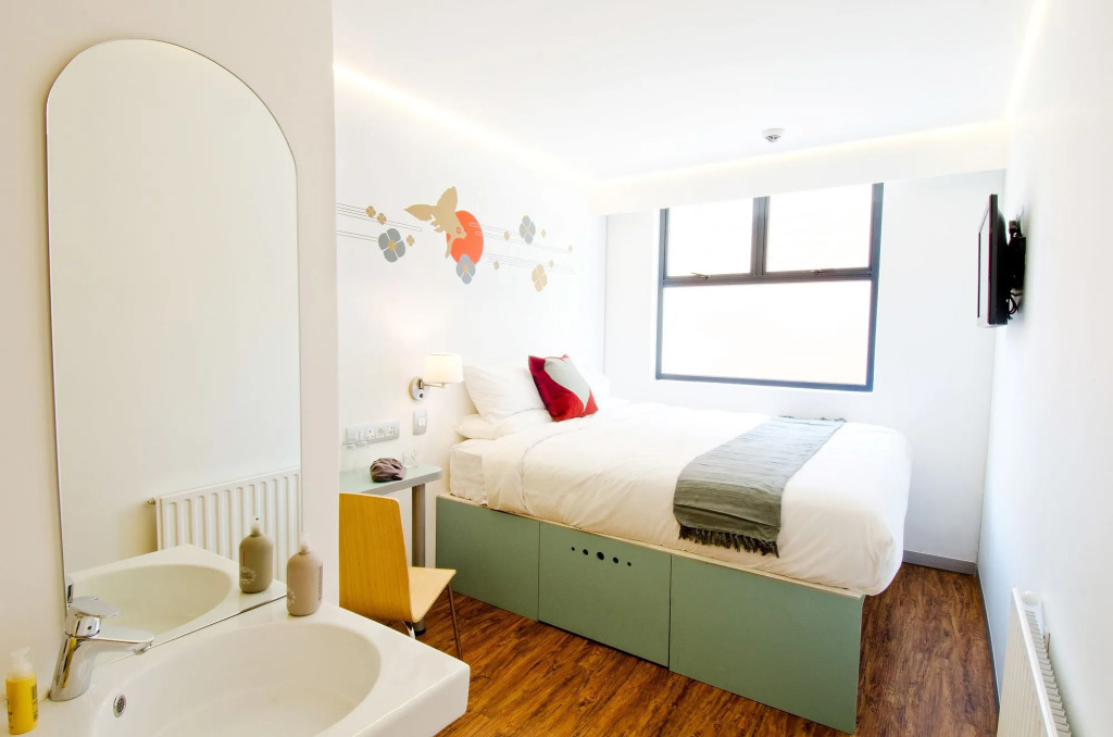 Bannister Hotel