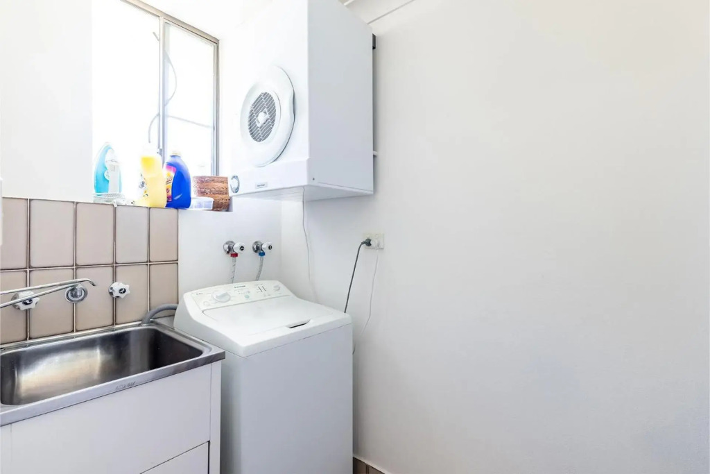 The Dunes15 38 Marine Dr fabulous unit with pool tennis court and across the road to the beach